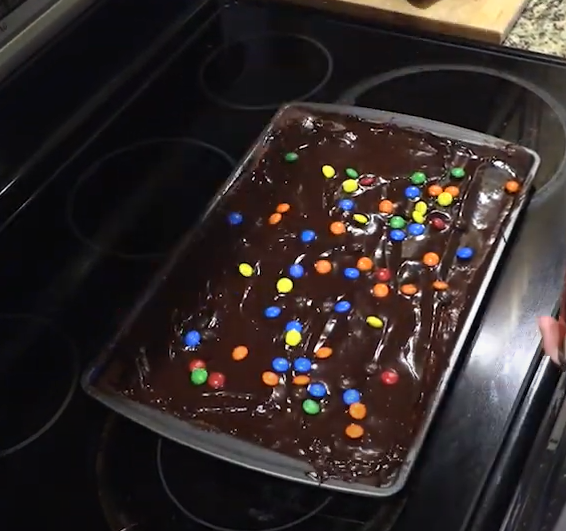 Whats Cookin? S4E4:Giant Cosmic Brownies